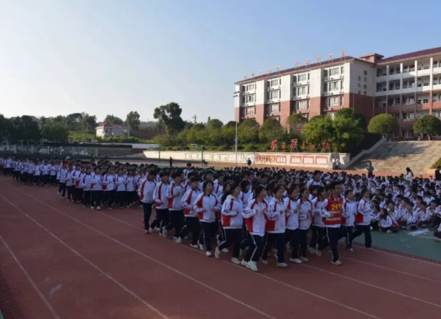 提高选用的灵活性和适配性真真实正让教辅服务于学生减轻家长负担 提高选用的灵活性和适配性真真实正让教辅服务于学生减轻家长负担